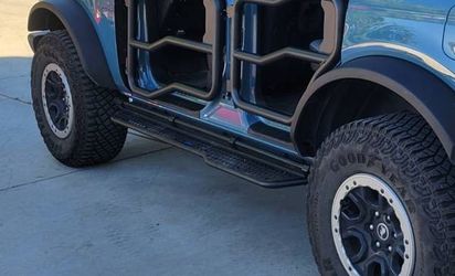 Ford Bronco Rock Rails & iAG steps