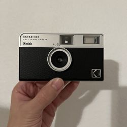 KODAK EKTAR H35 Half Frame Film Camera