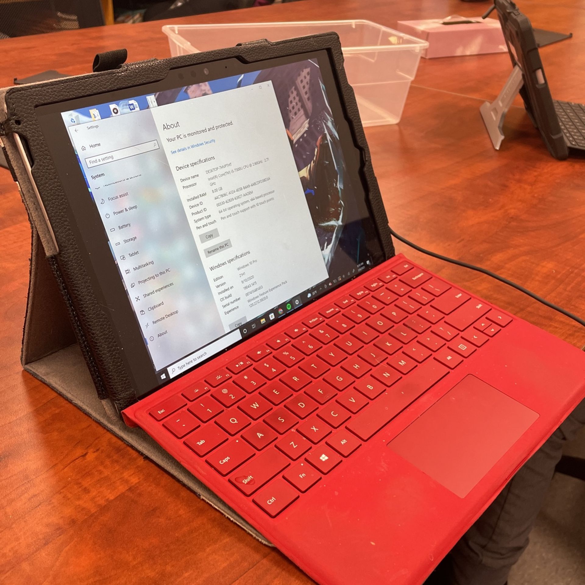 Surface Pro 5; 12.3” Screen; with Cover 