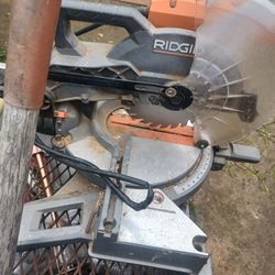 Rigid Miter Saw 