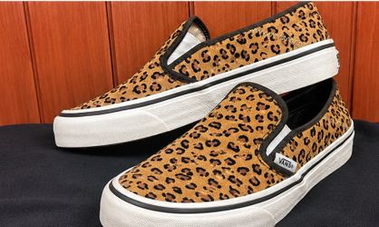 🐾Vans CLASSIC leopard print 6.5 Womens SLIP-ONs✨