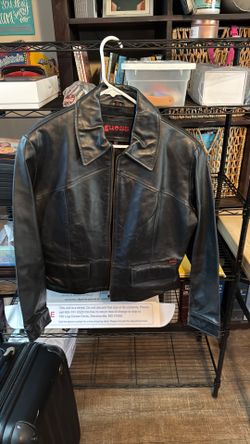 Guess leather jacket Women’s M/L, excellent condition