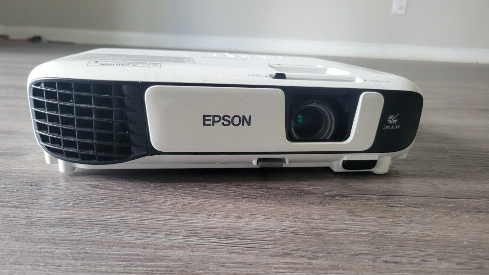EPSON MULTIMEDIA PROJECTOR EX5260 V11h84