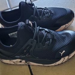 New Puma Girls Shoes. Size 12c 