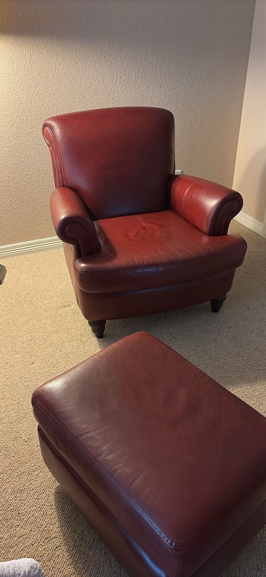4 Chairs 2 Ottomans Cordovan Leather VG Condition