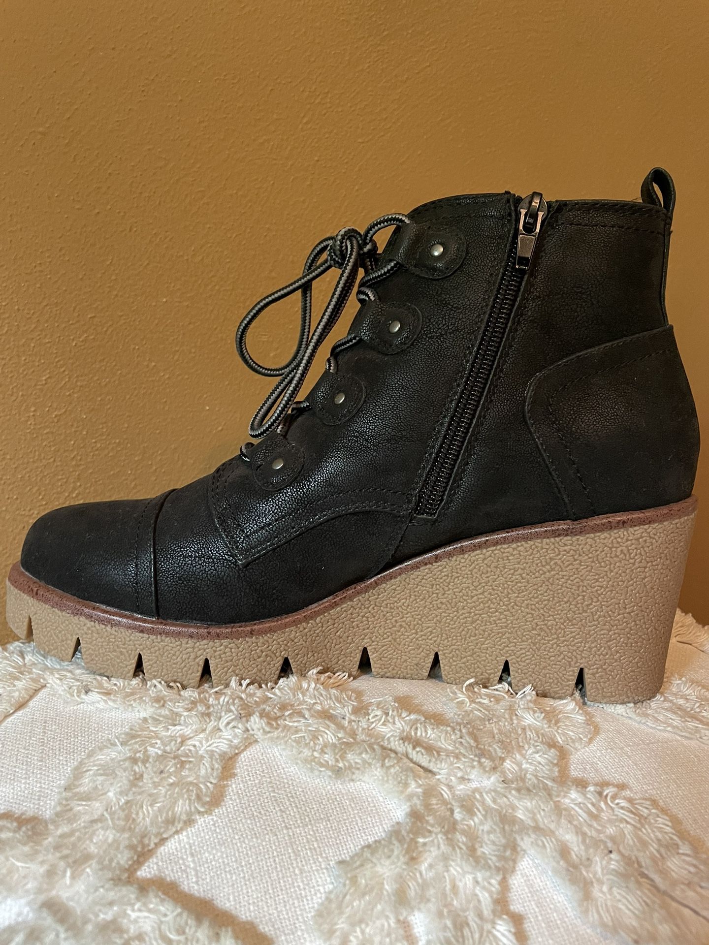BLACK MIA GRANT WEDGE BOOTIES - Size 10