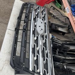 Ford Explorer Grille Oem Good Condition 