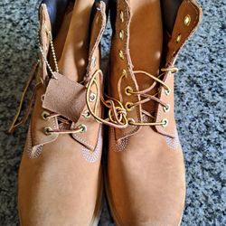 TIMBERLAND.  GUARANTEED WATER PROOF WORKBOOT 