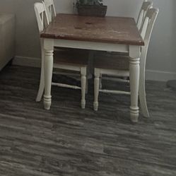 Farmhouse Table With Chairs