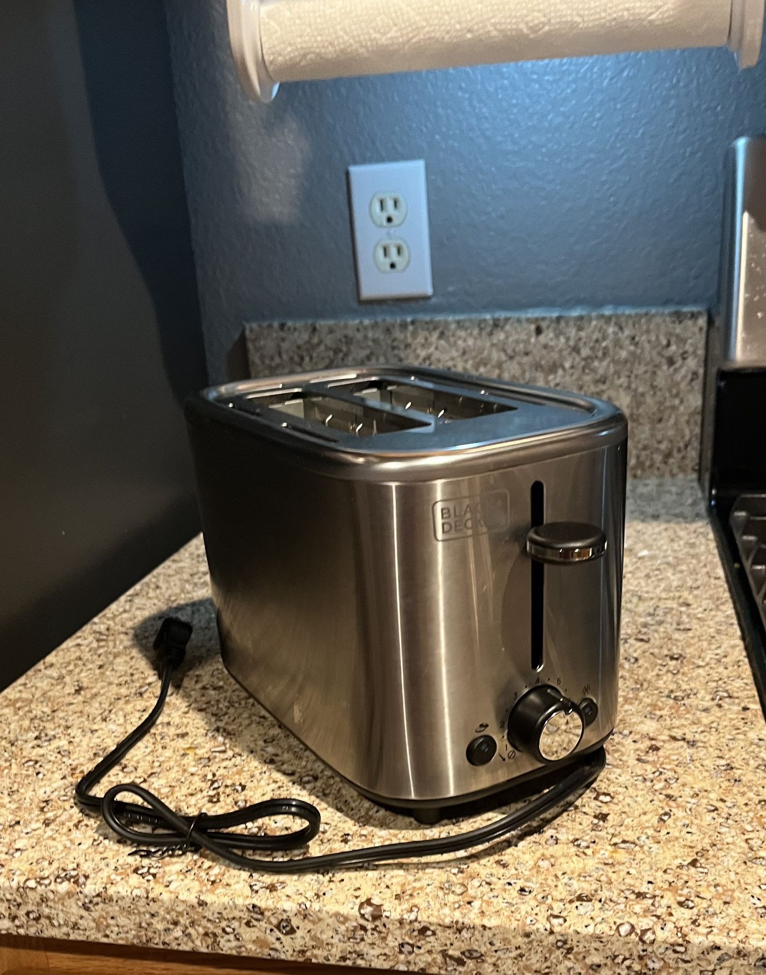 Black + Decker 2-slice toaster oven