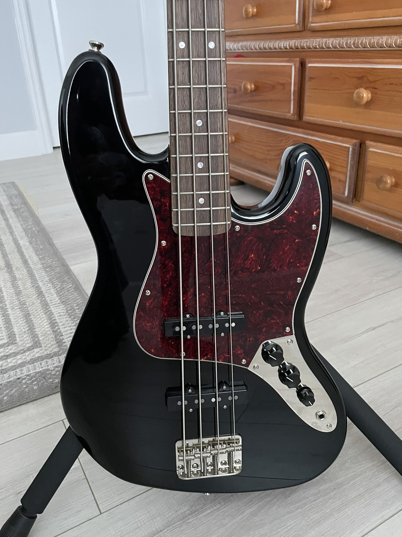 Squier Classic Vibe '60s Jazz Bass 3-Color Sunburst