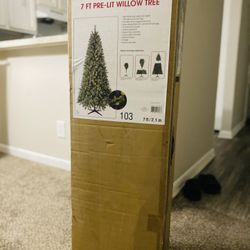 Brand new Christmas Tree