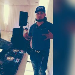 Ocupas dj este sábado llámame