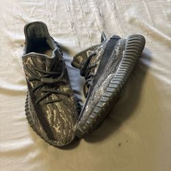 adidas Yeezy Boost 350 V2 “Mx Dark Salt”  Size 6.5