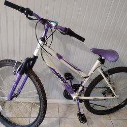 New Bicycle huffy  Descent 26