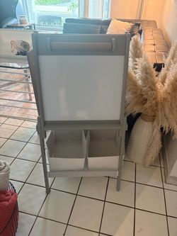 Children’s easel board