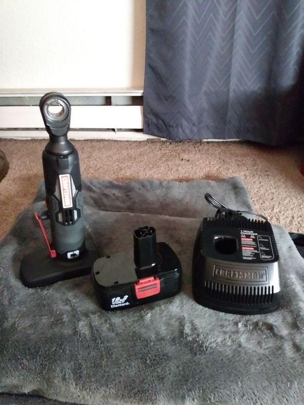Brand New Never Used Craftsman Max Access Auto Ratchet With Battery Brand New Never Used Craftsman Max Access Auto Ratchet With Battery And Charger