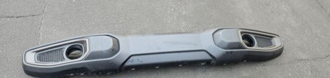 18 - 23 Jeep Wrangler JL

Unlimited Rubicon Front Bumper Assembly only $325