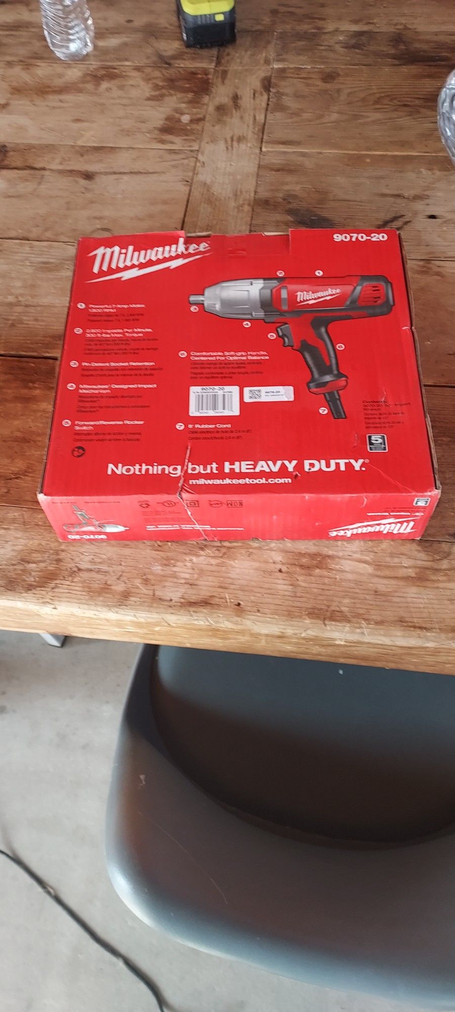 Milwaukee1/2 in. Impact Wrench withRocker Switch and Detent PinSocket Retention