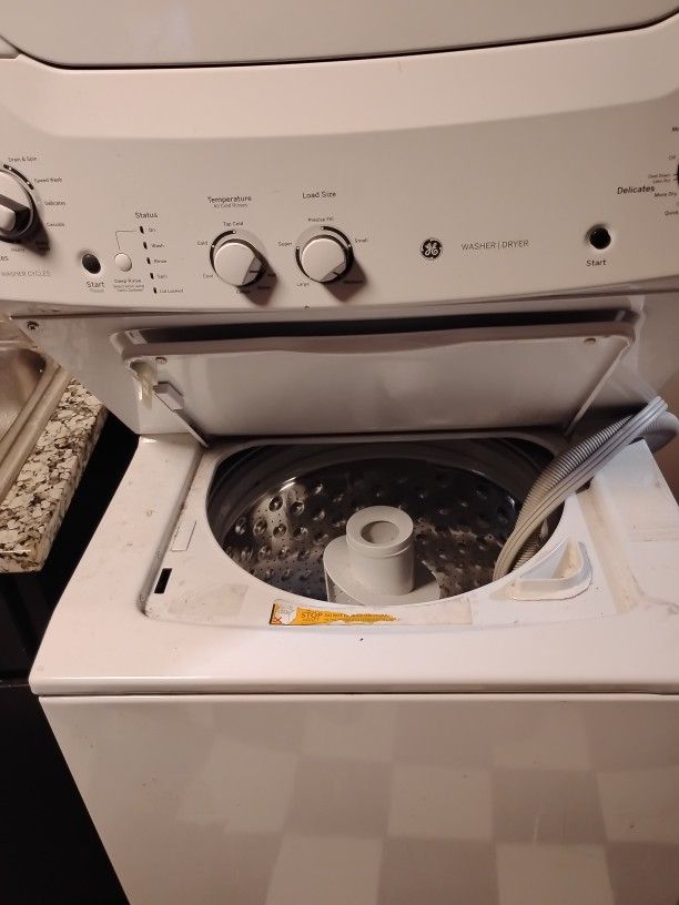 GE Washer And Dryer Combo.