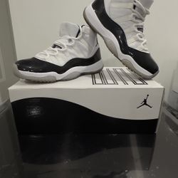 AIR JORDAN 11 RETRO