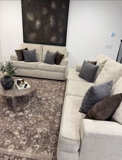 Couches With Pillows