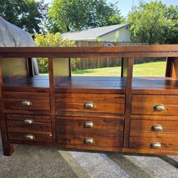 Used Estant 