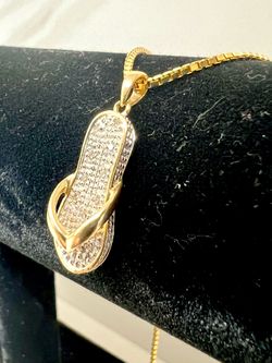 ⛱️ 14KT Two-Tone Diamond Flip-Flop Pendant & Boca Chain