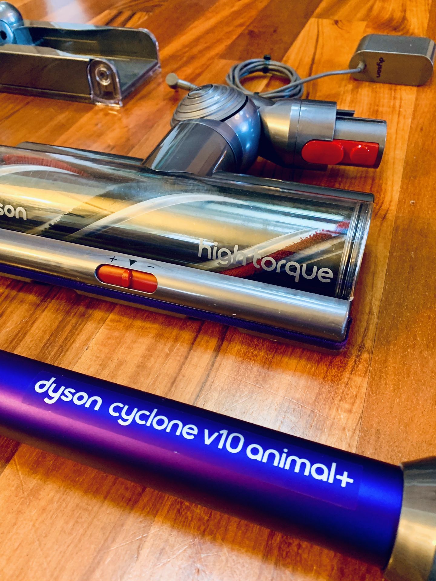 Dyson Cyclone V10 Animal | w/ High Torque Drive Head | Lightweight Cordless Stick Vacuum Cleaner | Excellent Condition!