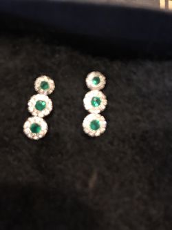 Emerald n Diamond earrings gold