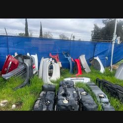 Partes Para Chevy Y Mas De 200 Carros De Partes 