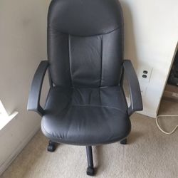 $50 Or Best Offer Desk Chair Swivel Height Adjustable NE Philly 