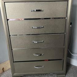 Tower dresser