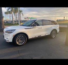 2020 Lincoln Aviator tires and rims