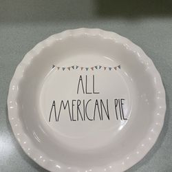 BRAND NEW RAE DUNN ALL AMERICAN PIE PLATE 11x11