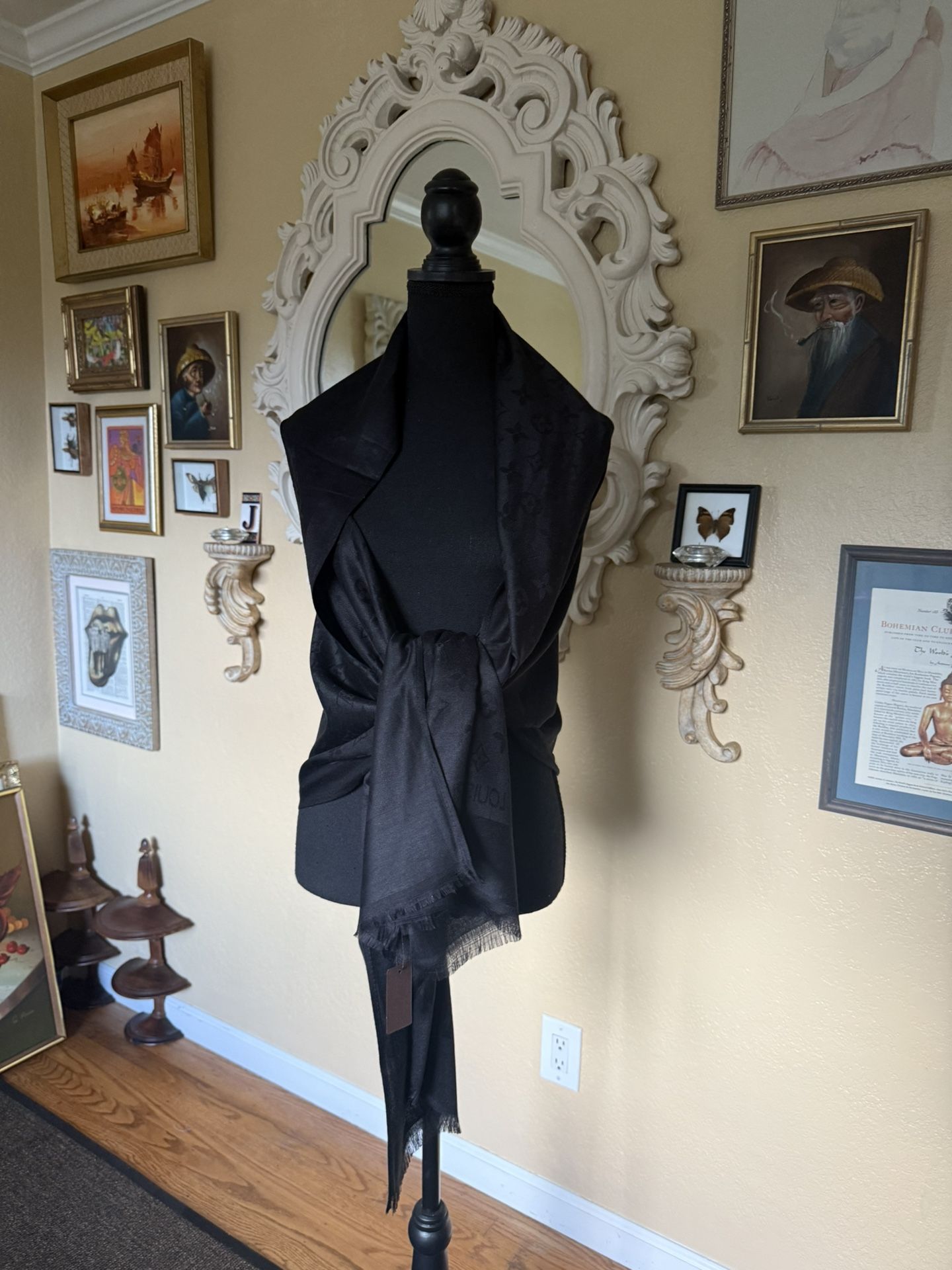 New Rap Shall Throw Scarf, Louis Vuitton Black