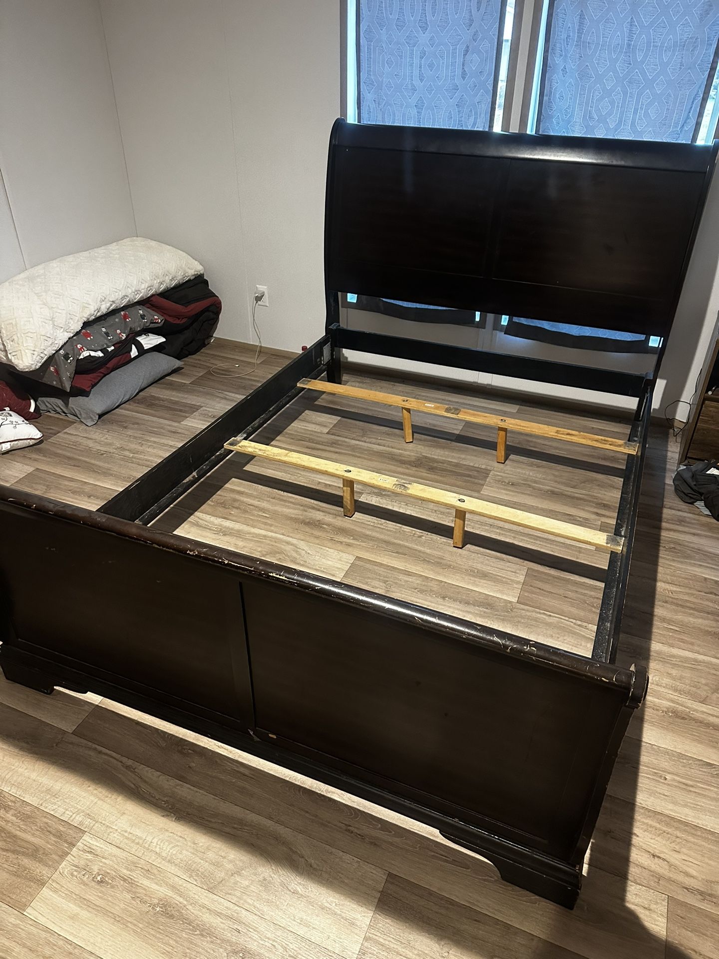 Wooden Queen Bedframe