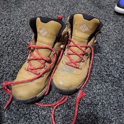 Columbia Hicking Boots Size 9