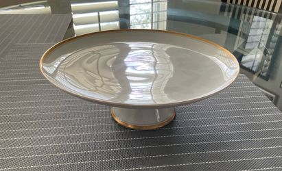Cake plate  on pedestal