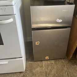 Mini Fridge (free)