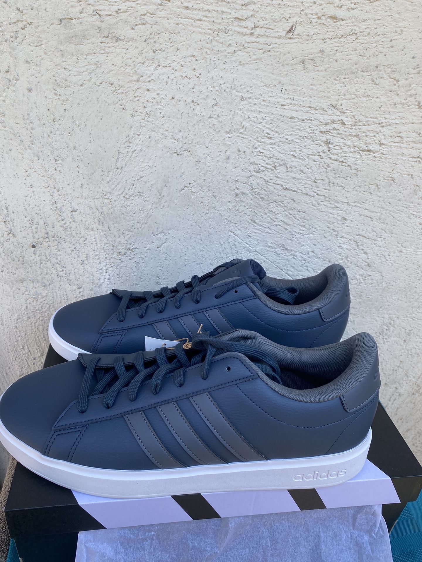 Adidas Grand Court 2.0 Men’s Shoes 13 Aurora Ink.