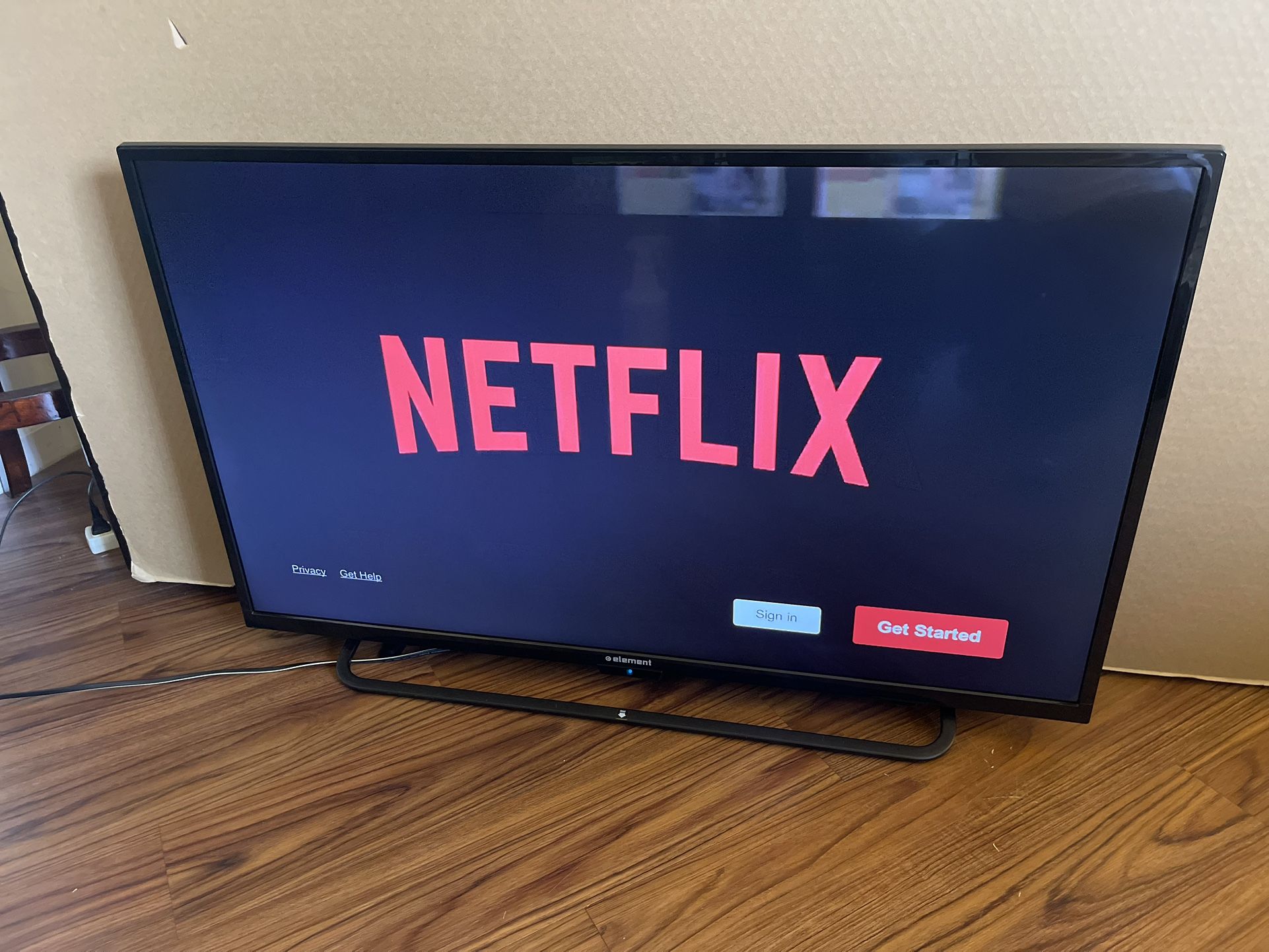 Element 43” Smart TV 4K UHD With Remote Control $80 Firm On Price
