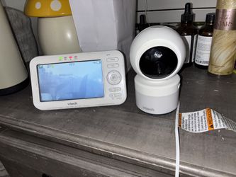 VTech 5" Digital Video Baby Monitor with Night Light, VM5263, White