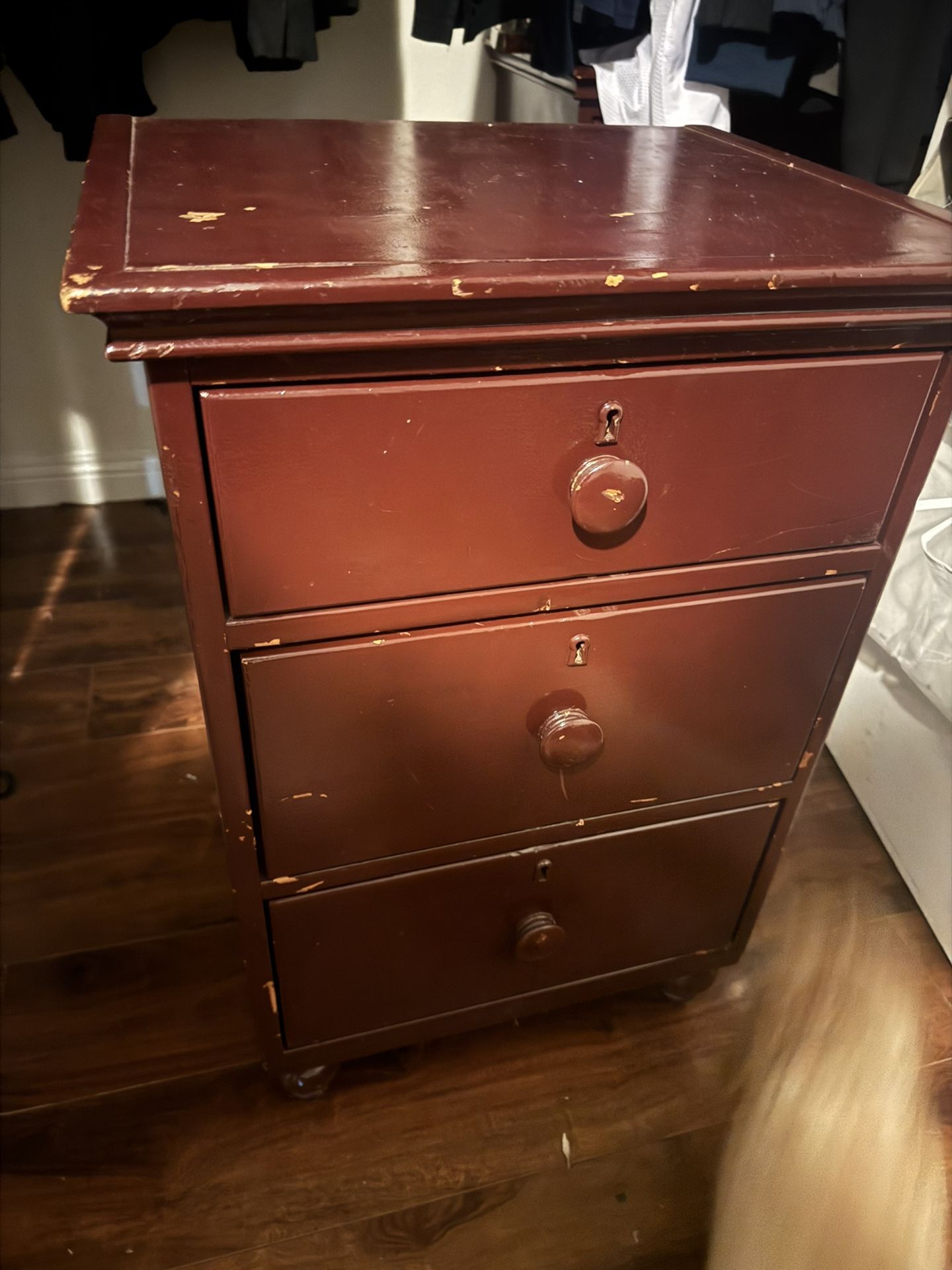 2 Side Tables