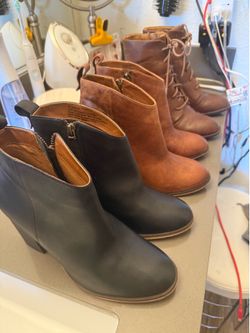 2 pairs BP brown and black size 8 in very good condition