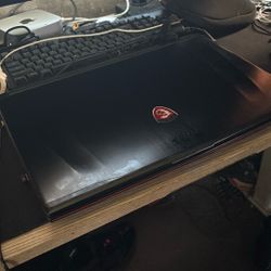 💻 MSI Apache Pro Gaming i7 – 16GB RAM – 911GB – Excelente Estado