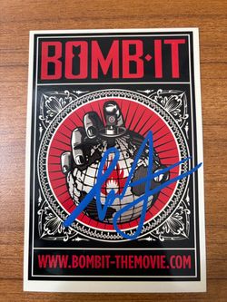 Shepard fairey signed bomb it film card graffiti invader banksy Kaws Futura 2000 Retna