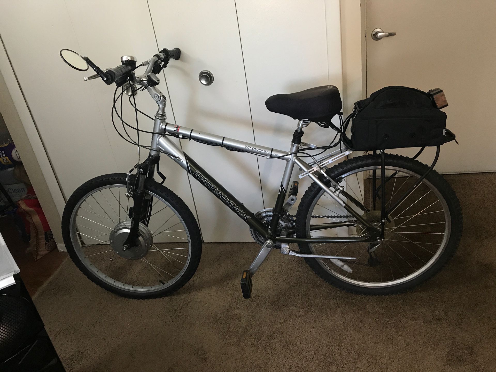 Beautiful electric bicycle good condition run nice l paid 1200 l want 650