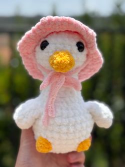 Goose in In Pink Bonnet 🪿 handmade 🧶 crochet 🧶 plushie