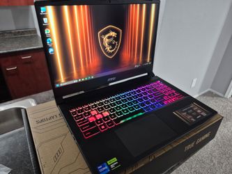 MSI Katana Gaming Laptop RTX 5050 i7 144Hz